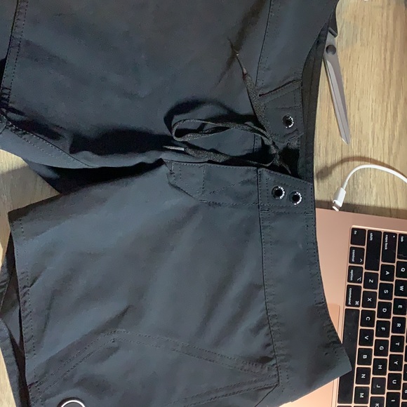 Volcom women’s board shorts - Picture 4 of 7